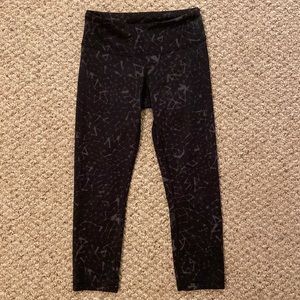 Women’s size 4 Lululemon crop leggings